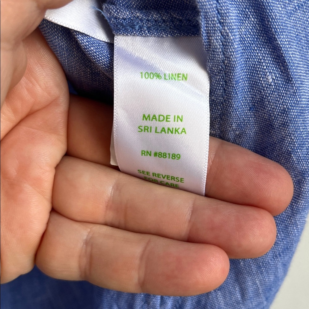 Lilly Pulitzer Sleeveless Blue Button-Down Shirt - Picture 5 of 6